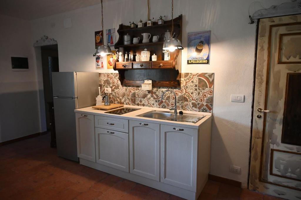 Madama Langa Country House Con Piscina Nelle Vigne 몬테루포알비즈 외부 사진