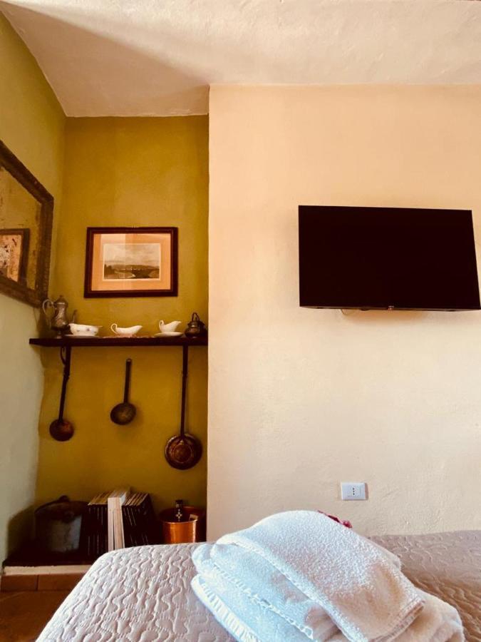Madama Langa Country House Con Piscina Nelle Vigne 몬테루포알비즈 외부 사진
