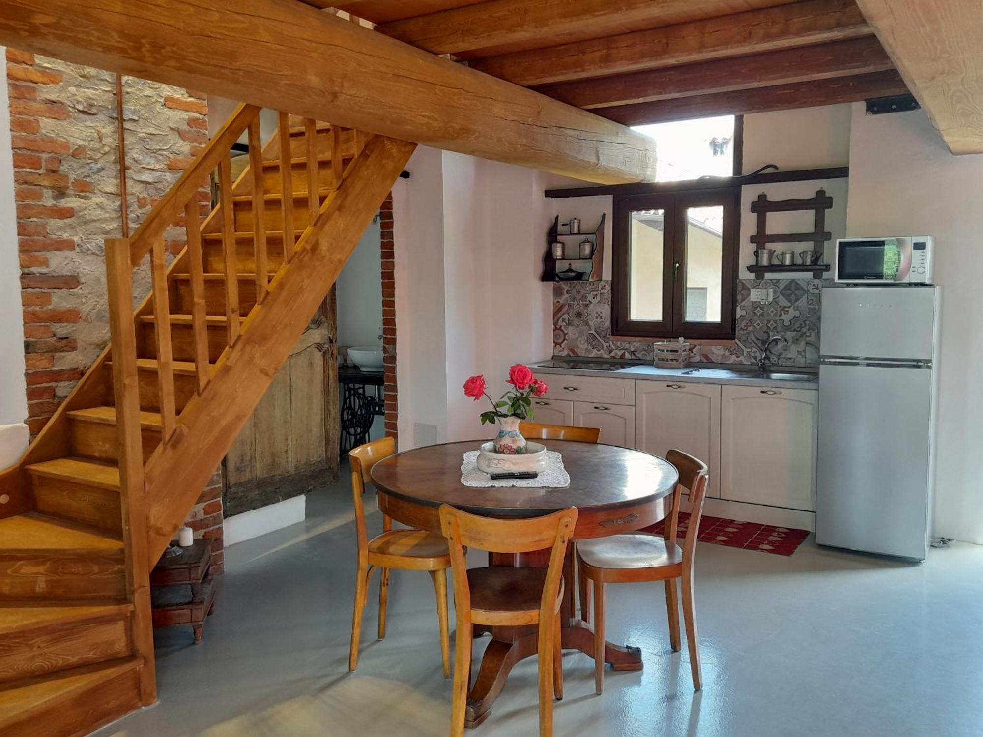 Madama Langa Country House Con Piscina Nelle Vigne 몬테루포알비즈 외부 사진