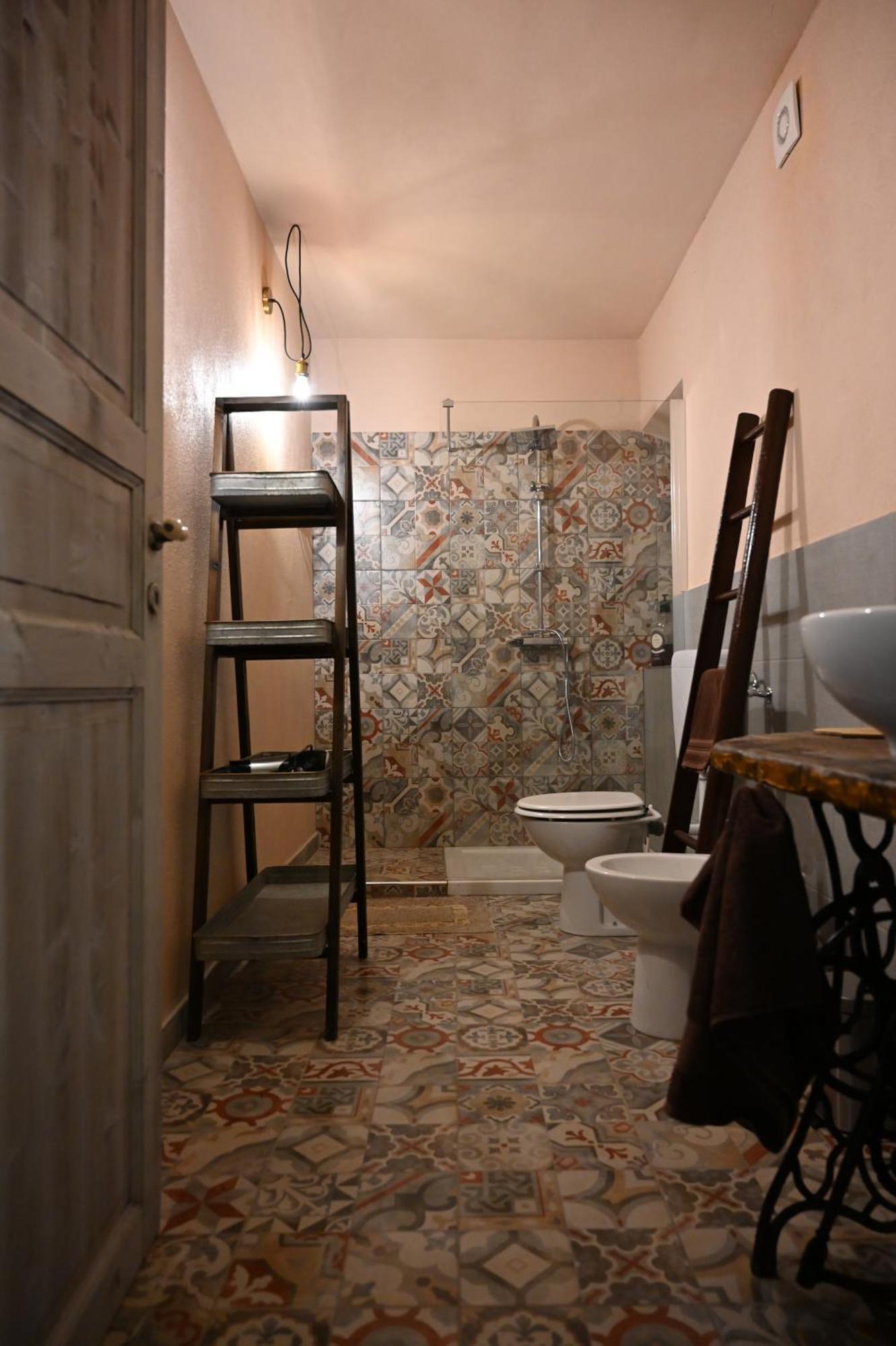 Madama Langa Country House Con Piscina Nelle Vigne 몬테루포알비즈 객실 사진